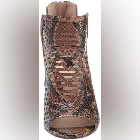 Vince Camuto Alistan Peep-Toe Shooties in Retro Python Multi in Women 5.5 - Picture 3 of 7